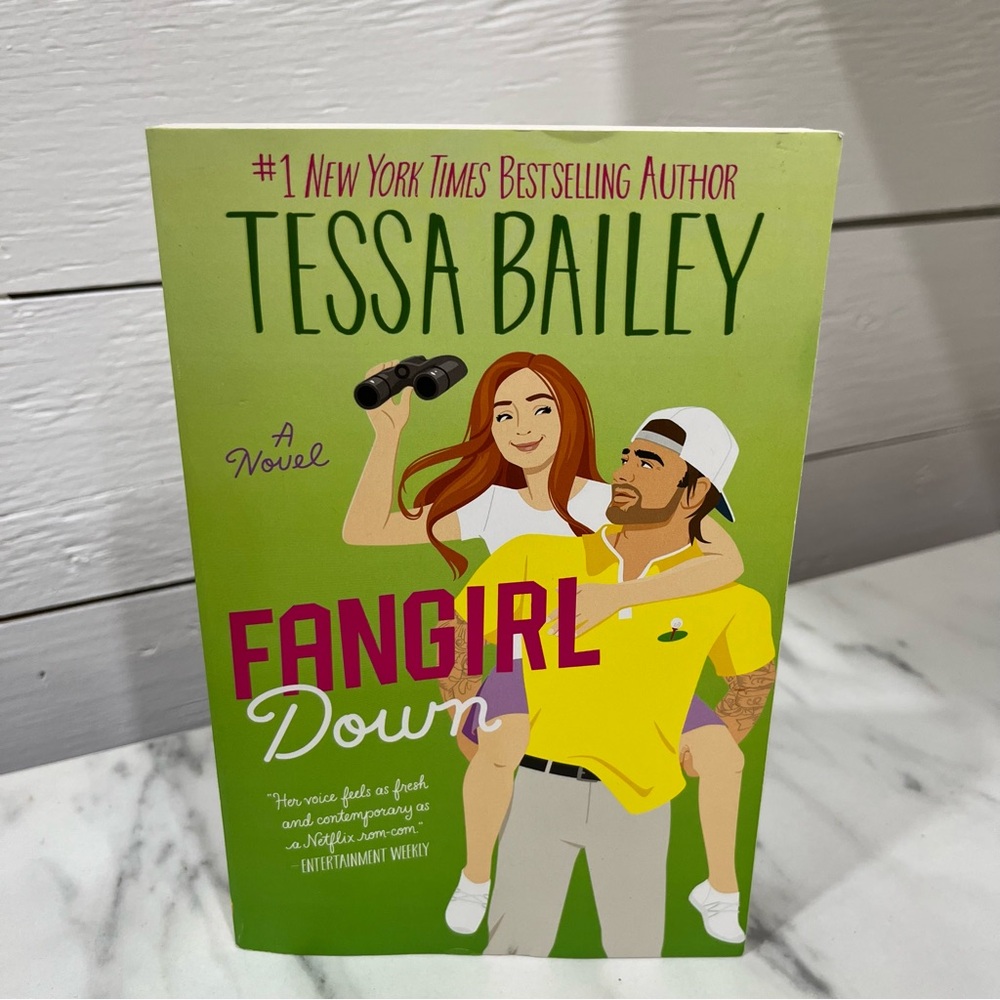 Tessa Bailey - fan girl down
